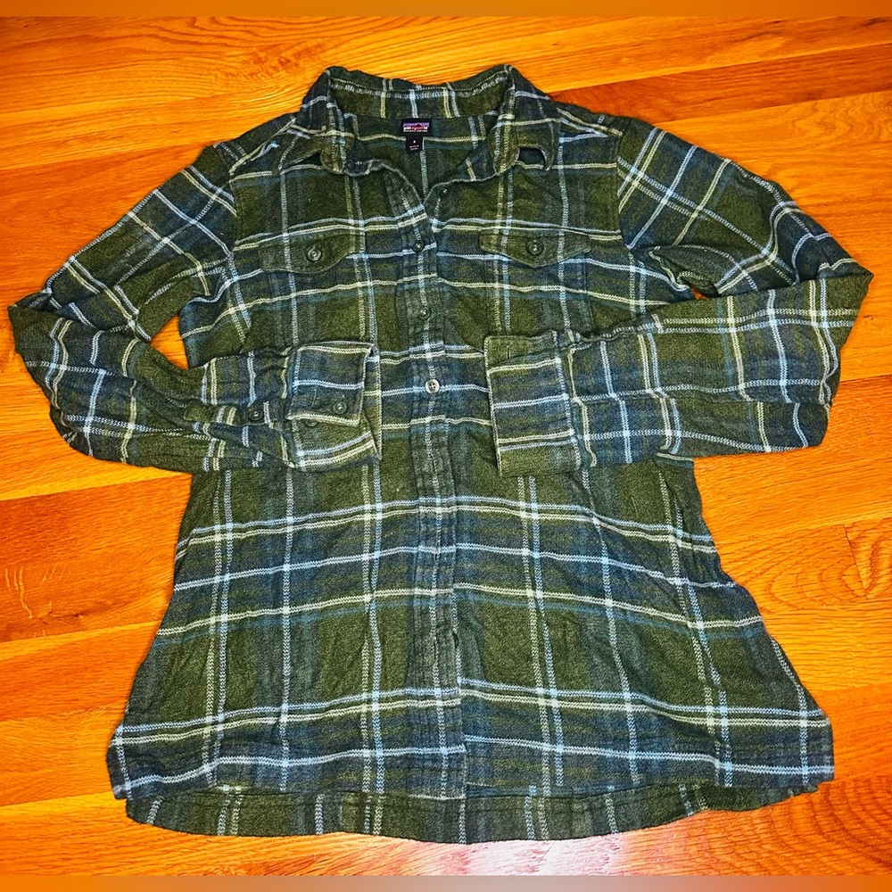 Patagonia Organic Cotton Plaid Flannel Shirt Women’s Size 6 Green Button Up